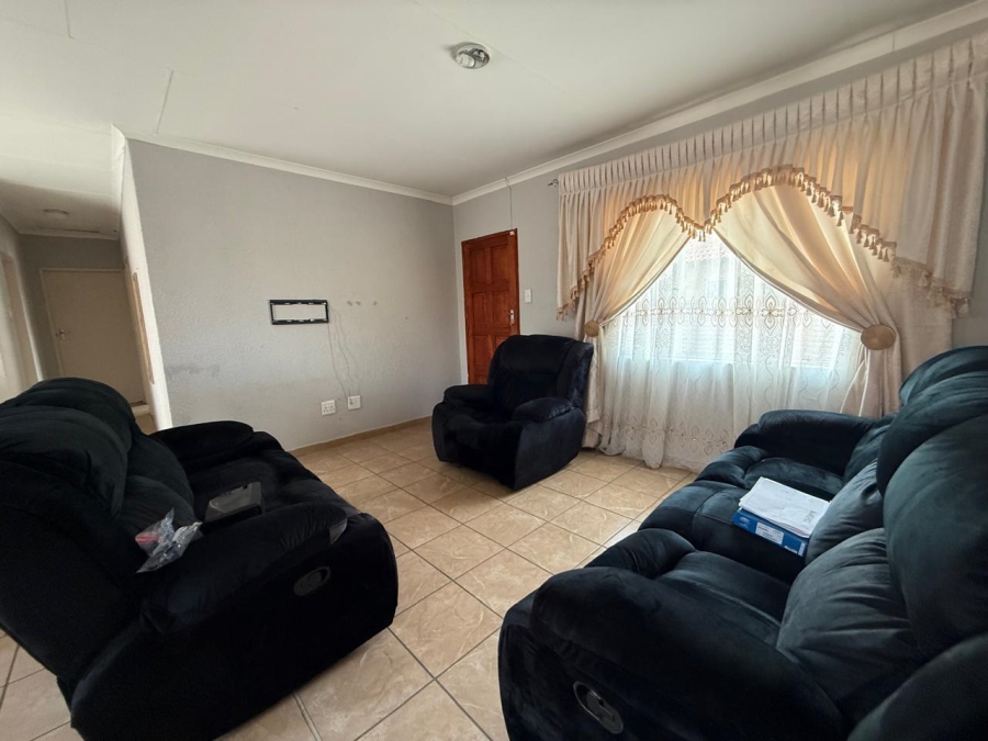 To Let 3 Bedroom Property for Rent in Waterkloof North West